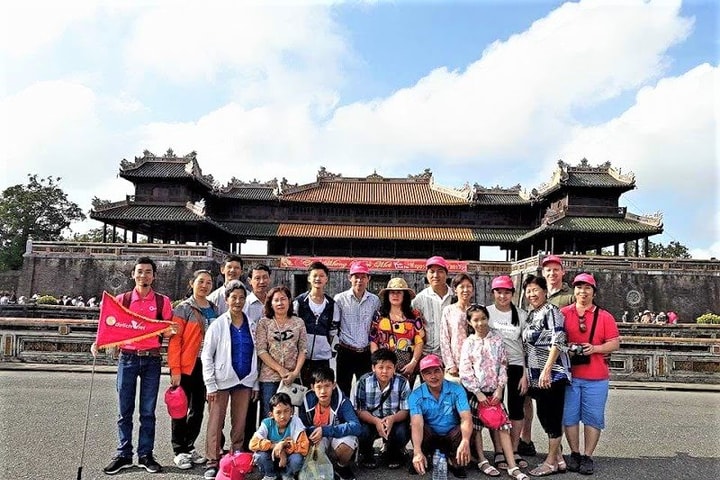 Khẩn trương triển khai hoạt động hỗ trợ hướng dẫn viên du lịch