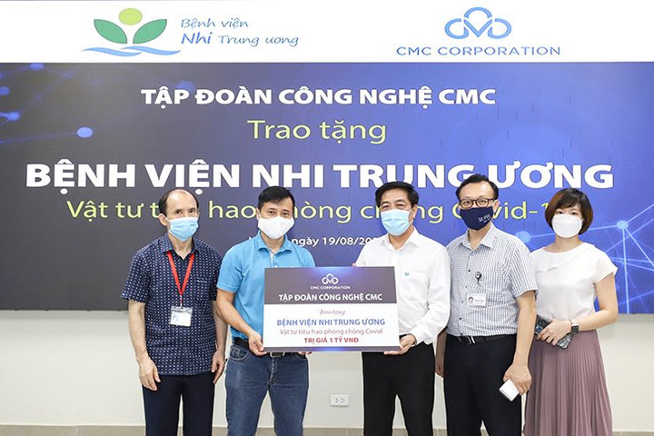 CMC chung tay với ngành y, người dân phòng chống dịch COVID-19
