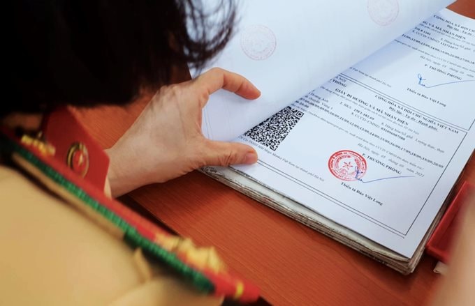 Thủ tướng yêu cầu Hà Nội điều chỉnh bất cập trong việc cấp giấy đi đường