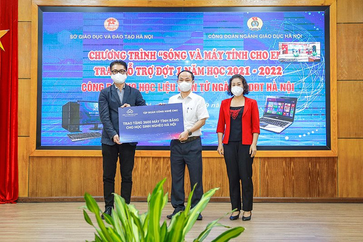 CMC trao tặng 3.600 máy tính bảng cho học sinh khó khăn