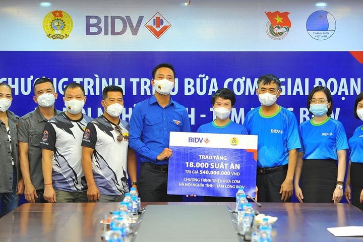 BIDV trao 18.000 suất cơm tặng đồng bào khó khăn tại TP. Hà Nội