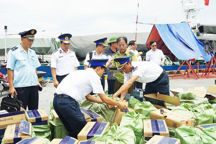 Cao điểm chống buôn lậu những tháng cuối năm và dịp Tết Nguyên đán