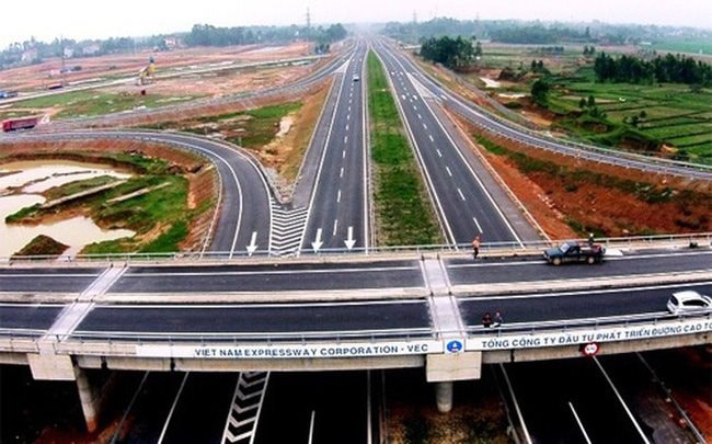 Đôn đốc nhà đầu tư và NHTM làm việc, thu xếp vốn thực hiện dự án cao tốc Bắc - Nam phía Đông giai đoạn 2017-2020