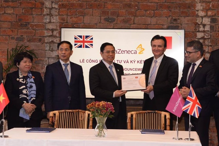 Thủ tướng thúc đẩy thỏa thuận bước ngoặt với AstraZeneca về vắc xin và thuốc