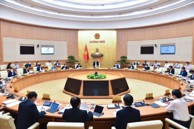 Chính phủ thảo luận về Chiến lược tổng thể phòng, chống dịch COVID-19 và Chương trình phục hồi, phát triển kinh tế xã hội