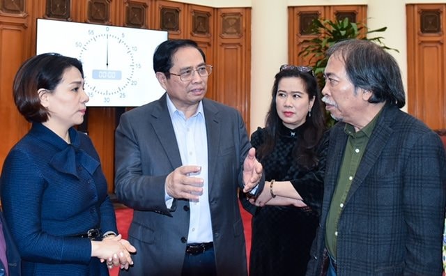 Phát triển văn học, nghệ thuật phải ngang tầm với phát triển kinh tế, chính trị, xã hội