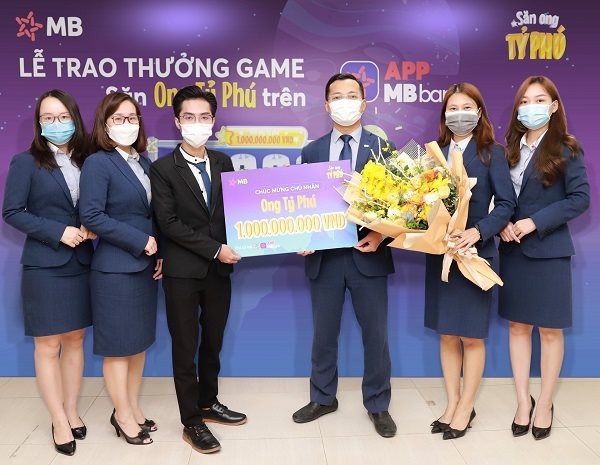 “Săn Ong Tỷ Phú" trên app MBBank, khách hàng trúng 1 tỷ đồng