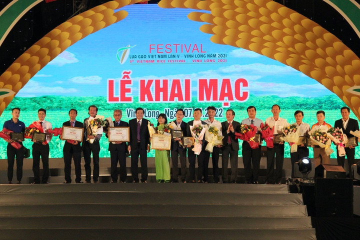 MB hỗ trợ tỉnh Vĩnh Long đẩy mạnh kinh tế địa phương