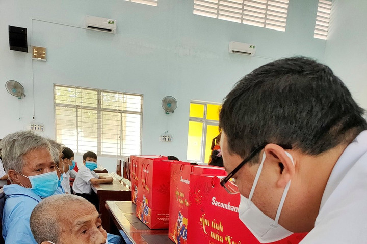 Sacombank lan tỏa yêu thương với chương trình "Ấm tình mùa mùa xuân" lần thứ 19