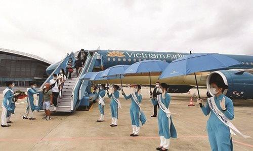 Chìa khóa để phục hồi kinh tế là mở cửa và hỗ trợ các hoạt động phát triển kinh tế 