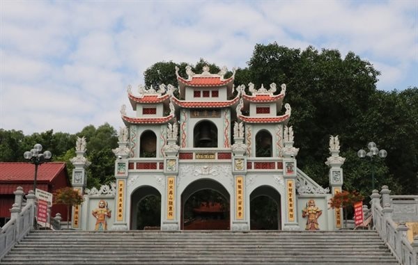 Đền Bà Chúa Kho tạm dừng đón khách