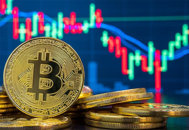 Bitcoin tăng mạnh trở lại, vượt ngưỡng 42.000 USD