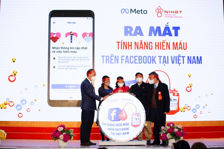 Lễ hội Xuân hồng lần thứ XV và ra mắt tính năng hiến máu trên Facebook tại Việt Nam