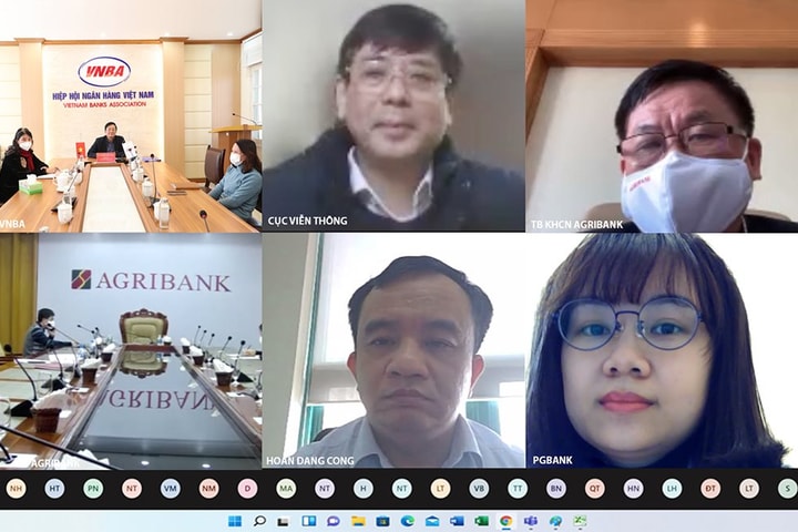 Ngân hàng và nhà mạng sẽ “thu phí trọn gói” cước tin nhắn để đảm bảo quyền lợi của khách hàng