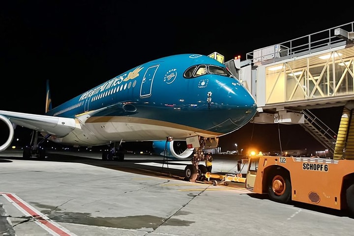 Sun Group và Vietnam Airlines triển khai thành công hai chuyến bay đưa người Việt Nam tại Ukraine về nước