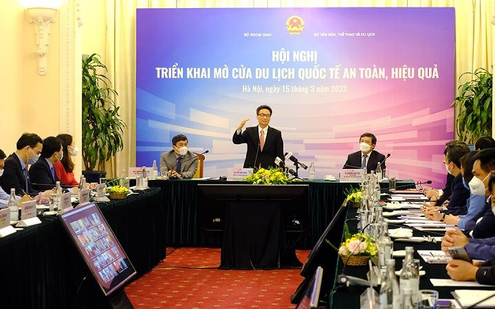 Kiểm soát y tế đối với du khách nhập cảnh không có sự phân biệt với người Việt Nam