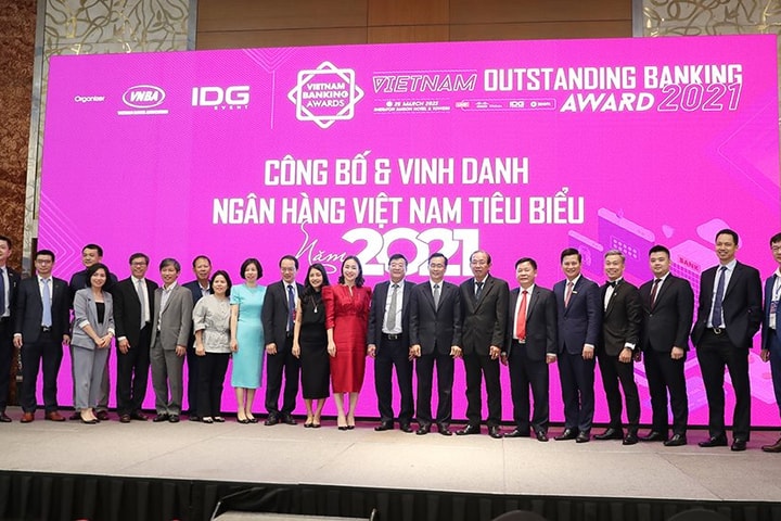 Vinh danh Ngân hàng Việt Nam tiêu biểu năm 2021
