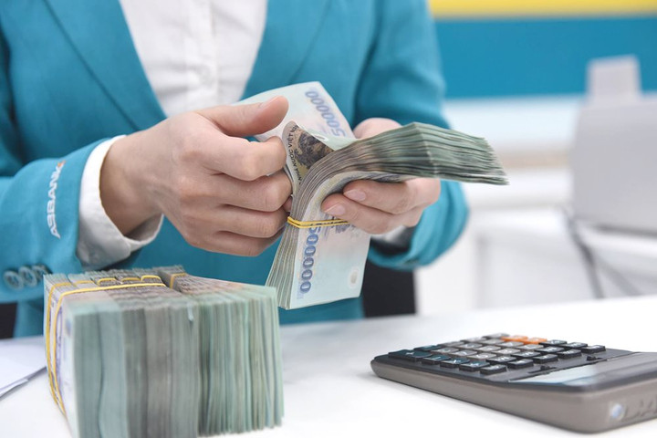 Lãi suất tiền gửi tiết kiệm tháng 4/2023: Đà giảm mạnh diễn ra trên diện rộng