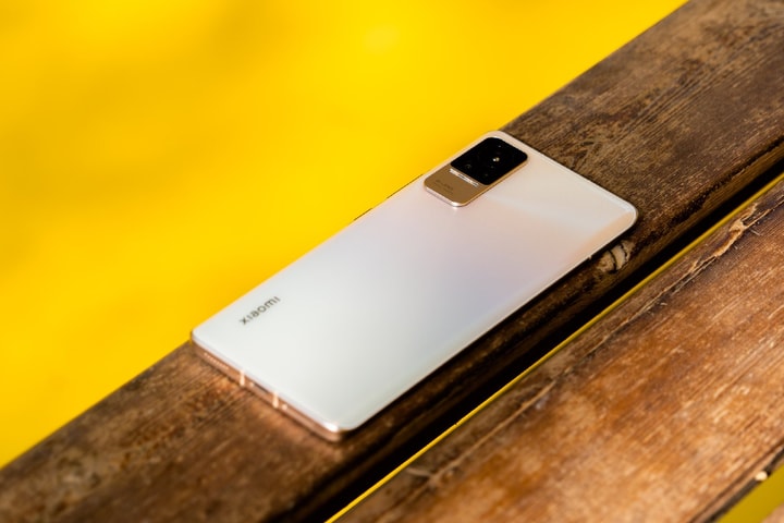 Xiaomi Civi 1S: Thiết kế đẹp, camera selfie cực “ảo”