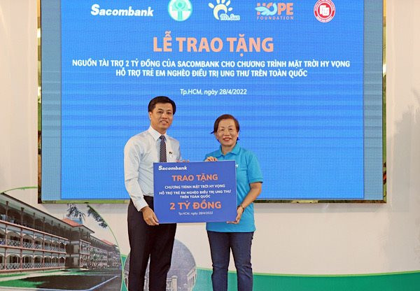 Sacombank đóng góp thêm 2 tỷ đồng giúp trẻ em ung thư khó khăn có cơ hội chữa lành