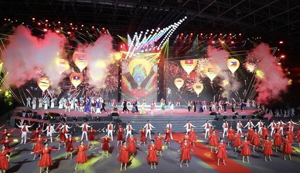 Bế mạc kỳ Đại hội của tình đoàn kết ASEAN và chiến thắng đại dịch COVID-19