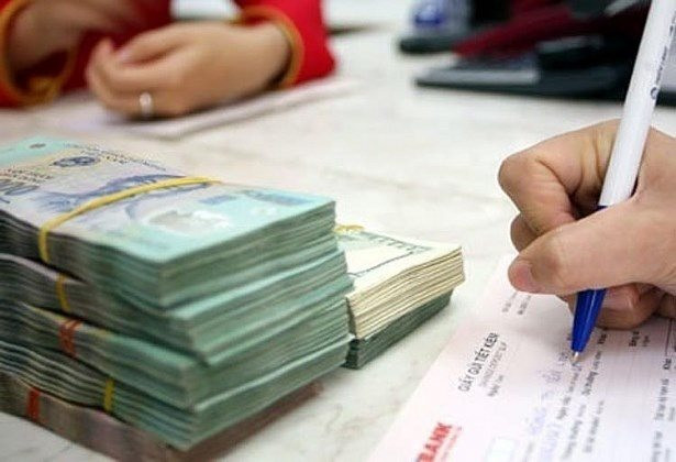 Quy định mới về áp dụng lãi suất rút trước hạn tiền gửi 