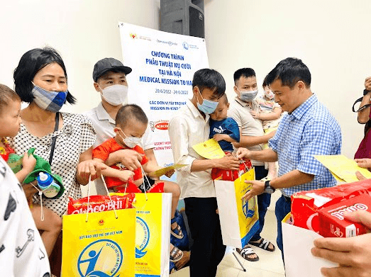 ​CMC giúp các em nhỏ dị tật khe hở môi, hàm ếch viết tiếp ước mơ