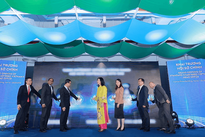 Ngân hàng Standard Chartered khai trương Hội sở mới tại Hà Nội