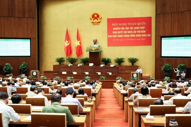 Hội nghị toàn quốc nghiên cứu, học tập, quán triệt Nghị quyết Hội nghị Trung ương 5, khóa XIII