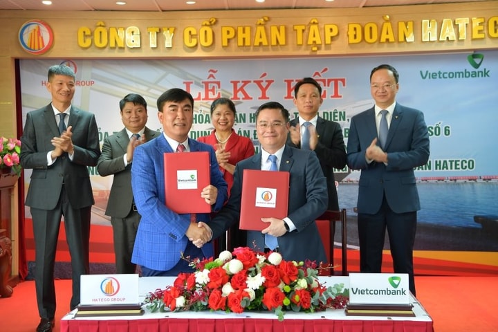 Vietcombank và Hateco Group ký kết thỏa thuận hợp tác toàn diện và thỏa thuận nguyên tắc về việc cấp tín dụng cho Dự án đầu tư xây dựng bến cảng số 5, số 6 khu bến cảng Lạch Huyện