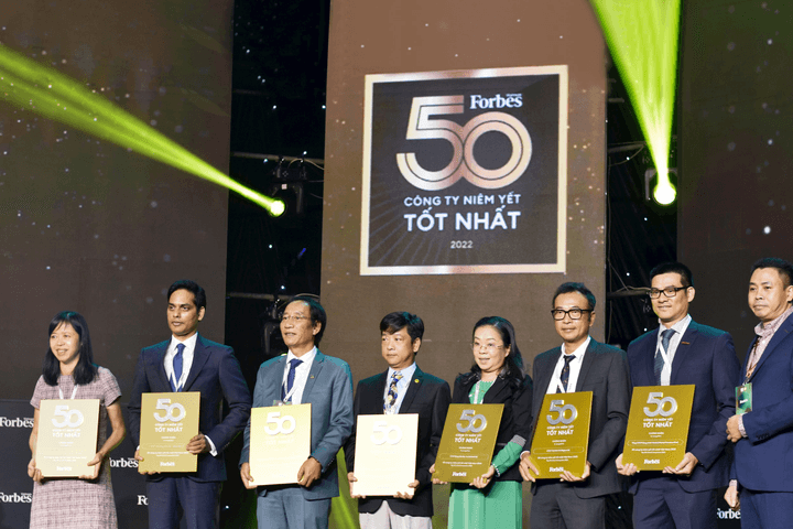 VNDIRECT được vinh danh Top 50 công ty niêm yết tốt nhất Việt Nam 2022