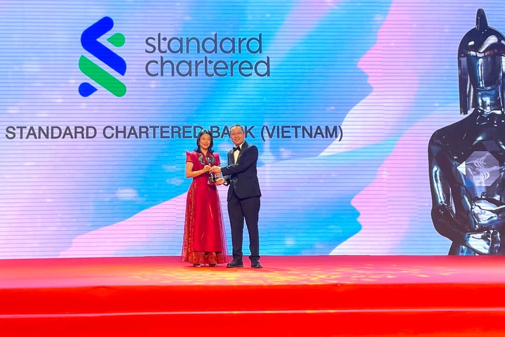 Standard Chartered Việt Nam được vinh danh nơi làm việc tốt nhất Châu Á năm 2022.