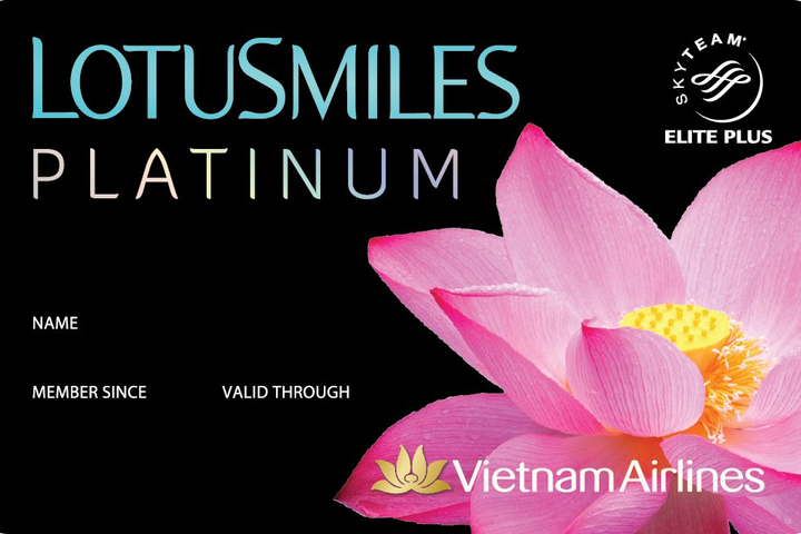 Vietcombank tung thưởng xế hộp tiền tỷ, thẻ hội viên Bông Sen Vàng của Vietnam Airlines