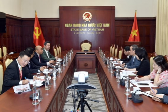 ​Phó Thống đốc NHNN Đoàn Thái Sơn tiếp Tổng giám đốc điều hành Tập đoàn CIMB