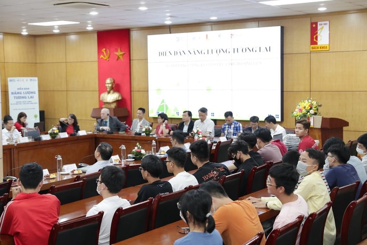 Diễn đàn Năng lượng tương lai: Chuẩn bị nguồn nhân lực cho ngành năng lượng tương lai