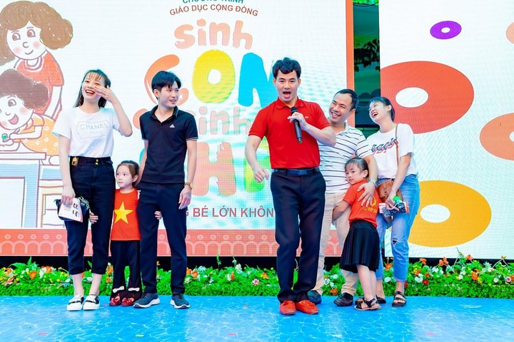  “Sinh Con, Sinh Cha” thảo luận các chủ đề hữu ích với hàng trăm gia đình tại Thanh Hóa