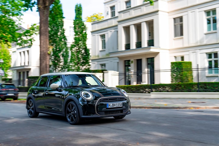 THACO AUTO giới thiệu MINI Cooper S 5-Cửa Resolute Edition mới