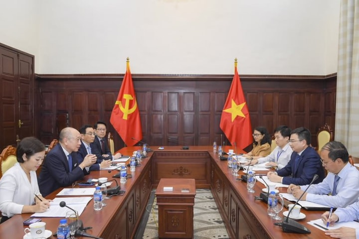 Phó Thống đốc NHNN Phạm Thanh Hà tiếp Phó Chủ tịch kiêm Tổng Giám đốc Tập đoàn UOB