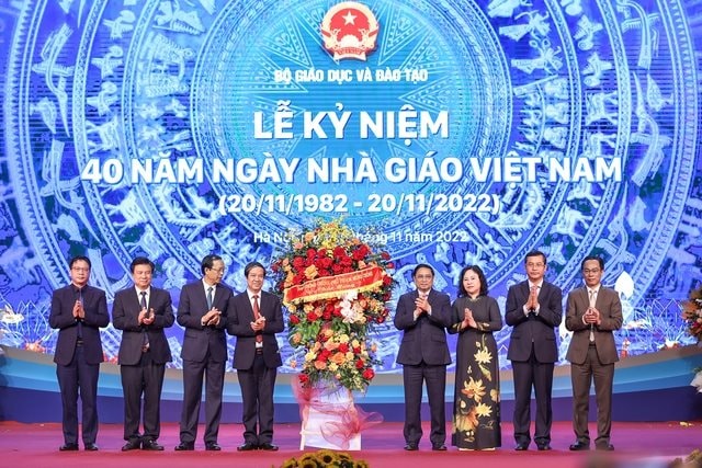 Tri ân sâu sắc tới những người gánh vác sự nghiệp trồng người hết sức cao cả và vinh quang