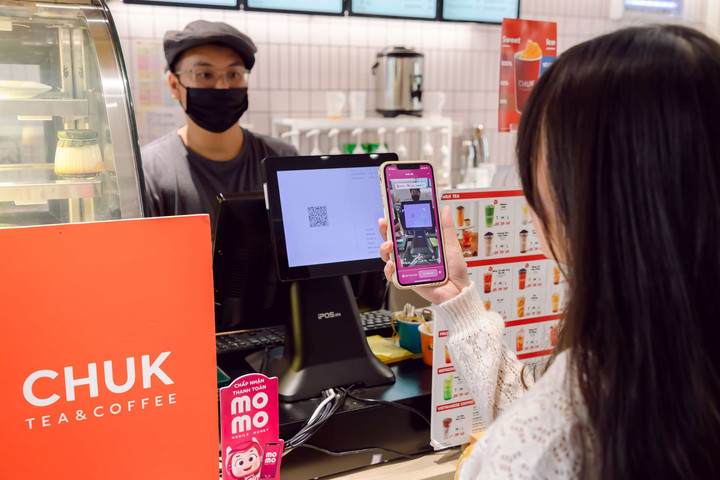 Thanh toán, chuyển trả bằng mã QR trên MoMo có cơ hội trúng kim cương, điện thoại Samsung, xe mô tô Yamaha và triệu quà ăn, uống 0đ mỗi ngày