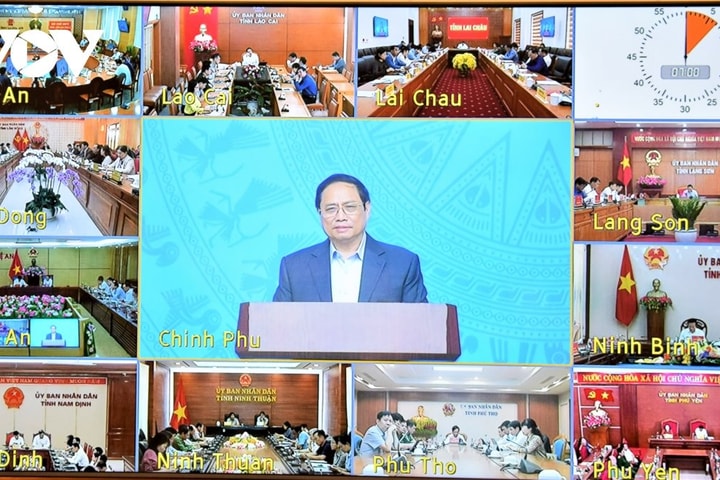 Triển khai hiệu quả công tác vận động tiêm chủng, giải quyết dứt điểm tình trạng thiếu thuốc, vật tư, trang thiết bị