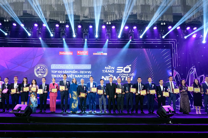 Công bố và vinh danh Top 100 sản phẩm – dịch vụ Tin dùng Việt Nam 2022
