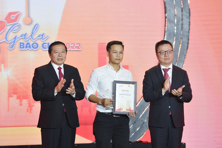 Trao giải ảnh “Khoảnh khắc báo chí năm 2021”