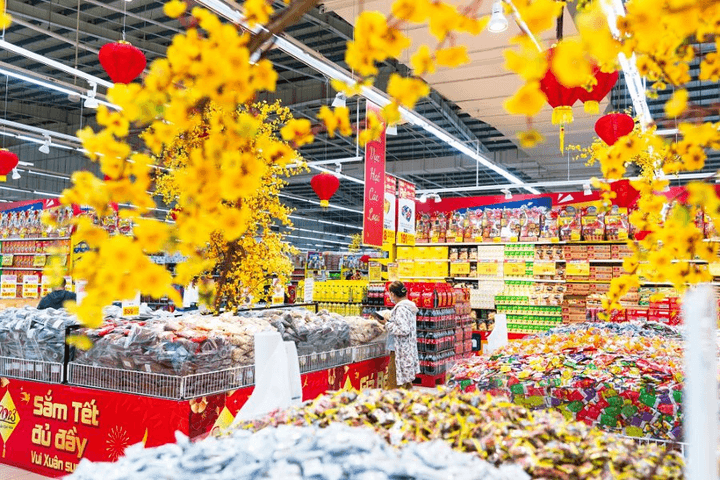 Thủ tướng yêu cầu tiếp tục đẩy mạnh phát triển thị trường trong nước, kích cầu tiêu dùng dịp Tết Nguyên đán Ất Tỵ 2025