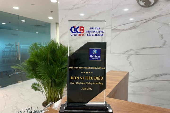 ​​​​​​​Shinhan Finance được vinh danh “Đơn vị tiêu biểu trong hoạt động thông tin tín dụng 2022”