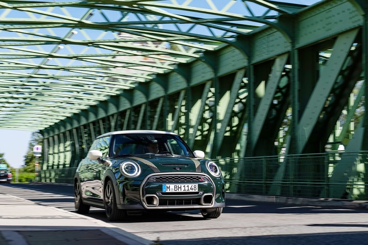 MINI Châu Á và THACO AUTO ra mắt MINI Cooper S 3-Cửa Resolute Edition mới