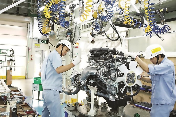 Kinh tế Việt Nam: Vượt qua thách thức, phục hồi nhanh chóng