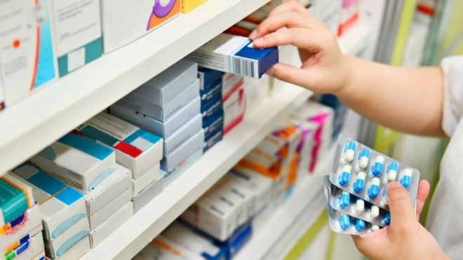 Triển khai quyết liệt các giải pháp cần thiết bảo đảm đủ thuốc, trang thiết bị y tế phục vụ hoạt động khám, chữa bệnh 