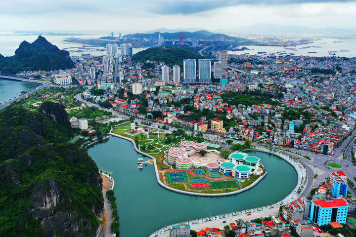 Quảng Ninh tiếp tục đầu tư phát triển, hoàn thiện hệ thống kết cấu hạ tầng kinh tế - xã hội đồng bộ, hiện đại