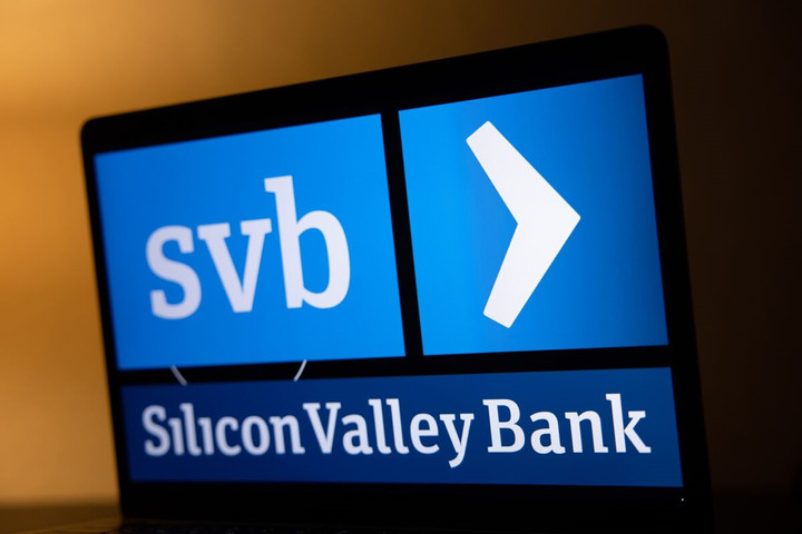Ngân hàng Silicon Valley sụp đổ sau 48 giờ huy động vốn thất bại